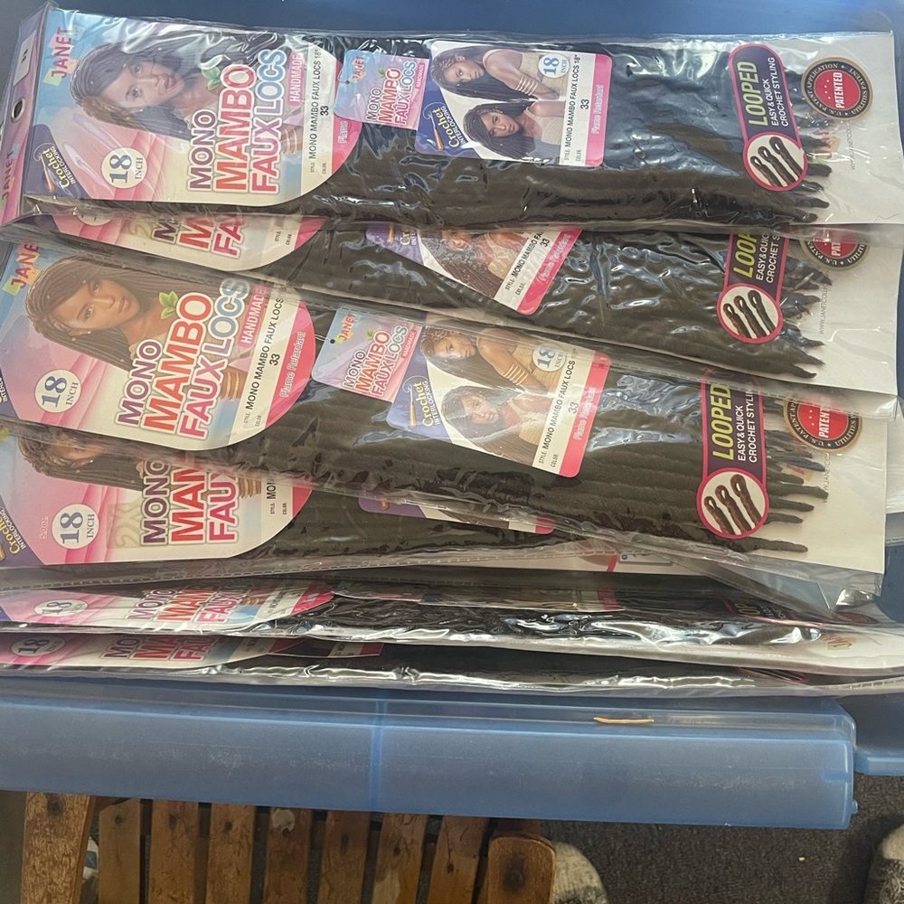 Mono Mambo Faux Locs Hair Extensions - Black - 9 full, brand new packs